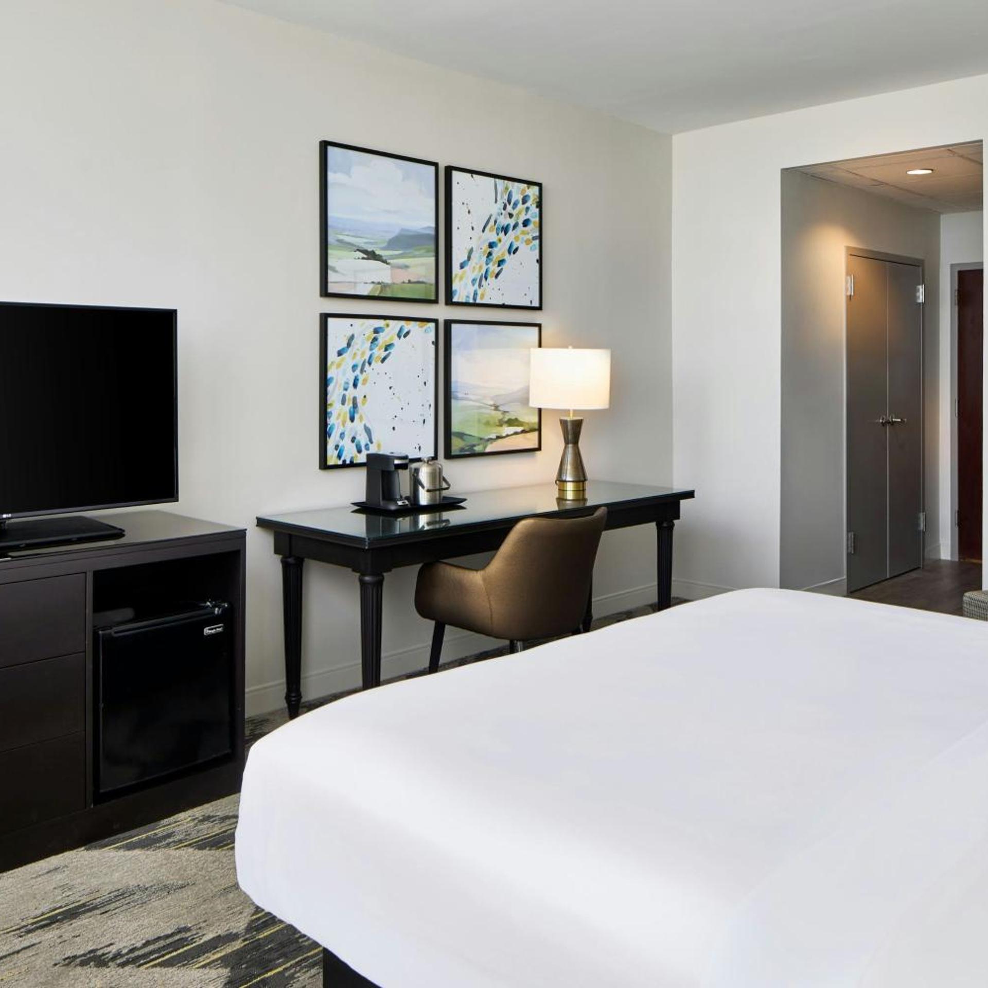 غرفة بسرير كينج بحوض استحمام لذوي الإعاقة، Sheraton Birmingham 2/10