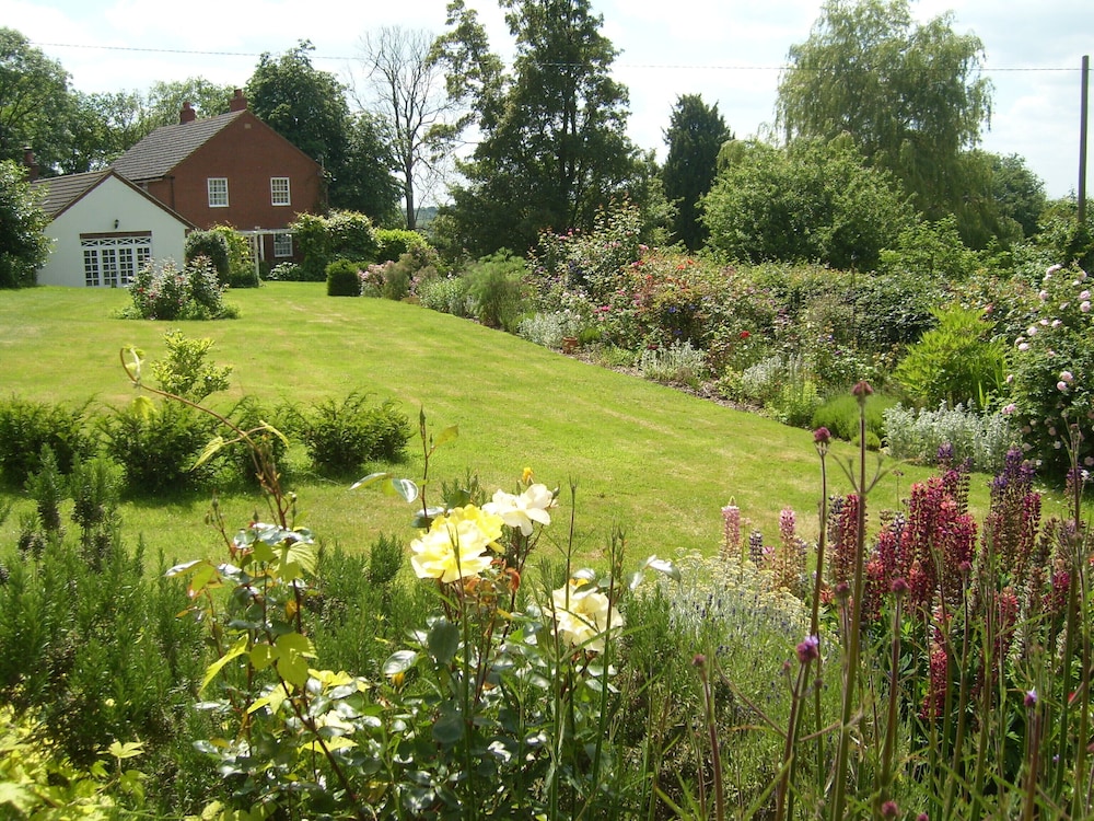 The Hall Farm B B 15/24