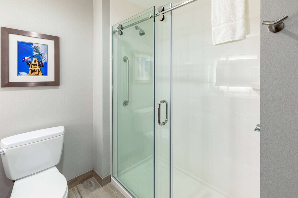 La Quinta Inn and Suites by Wyndham Round Rock East 43/43