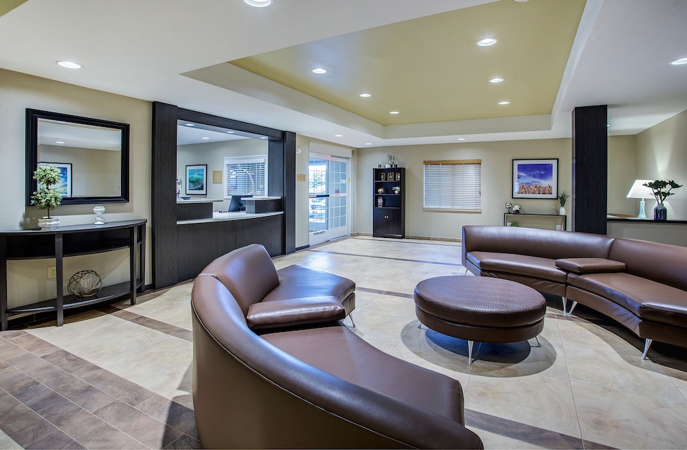 CANDLEWOOD SUITES BOWLING GREEN 38/69