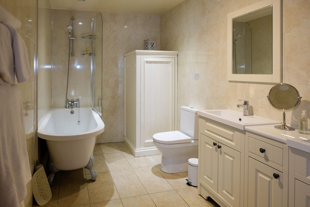 Church Farm Lodge 44/50