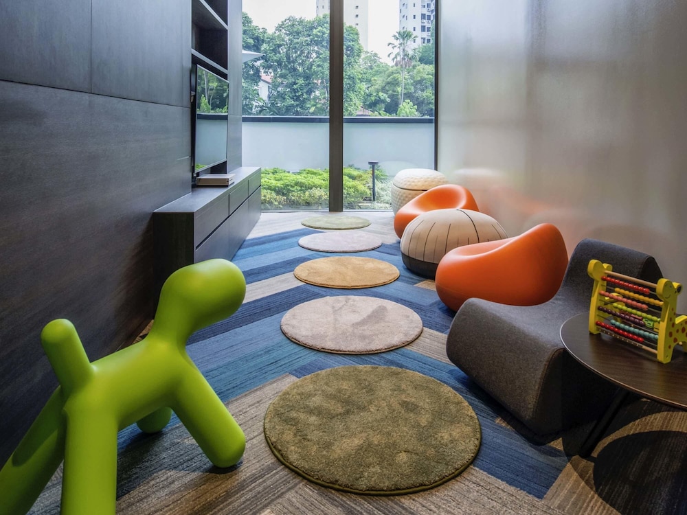 NOVOTEL SINGAPORE ON STEVENS 48/73