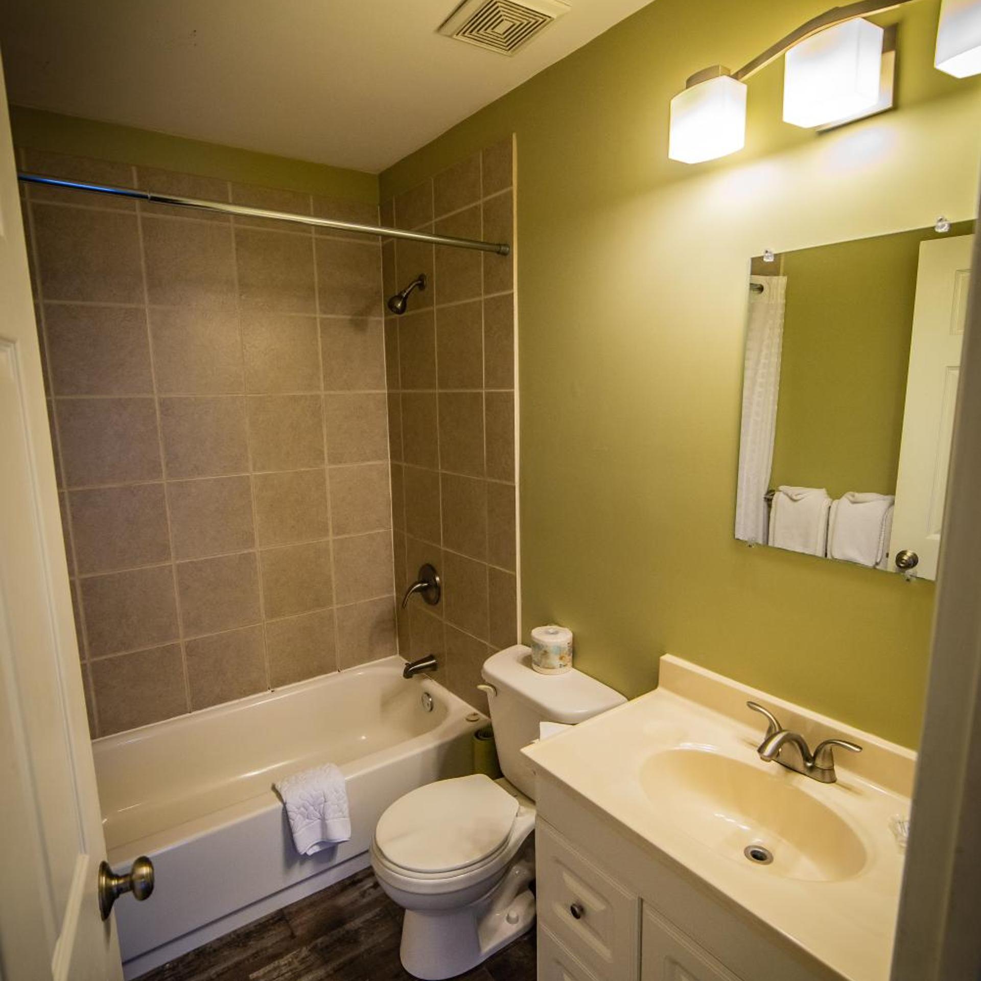 Alpine Inn & Suites 38/50