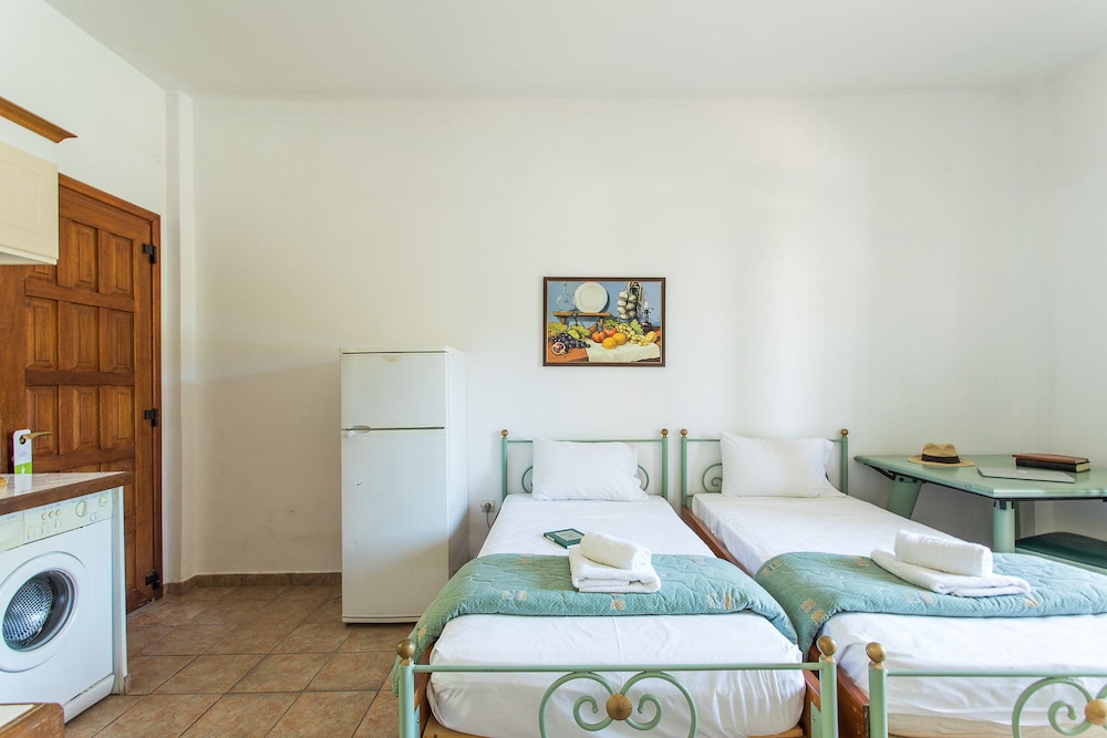 2 BEDROOMS, APARTMENT, POOL VIEW