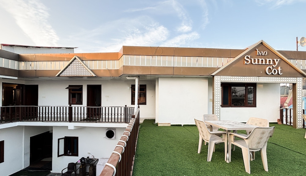 HOTEL SUNNY COT 50/55