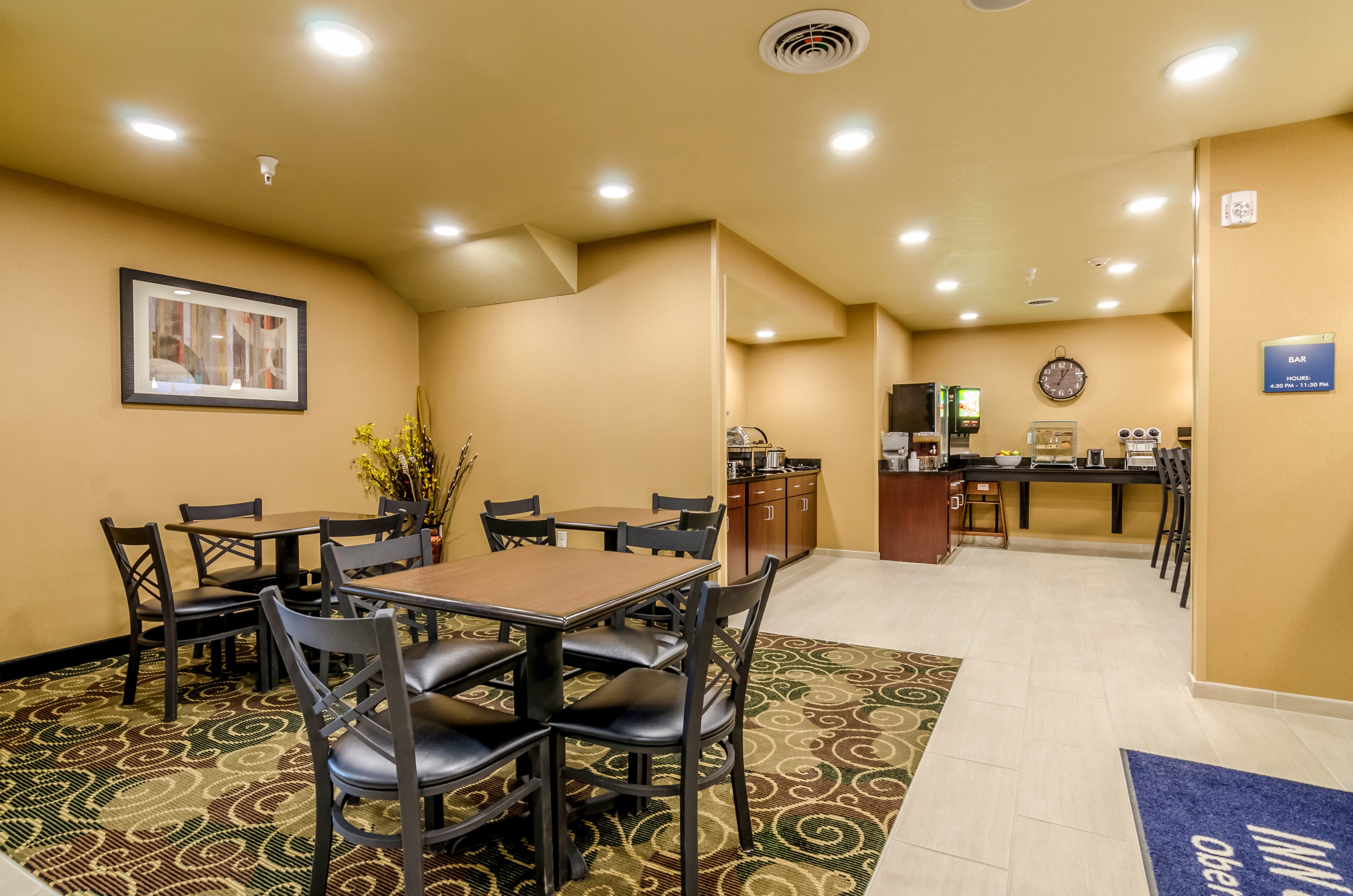 Cobblestone Inn & Suites - Oberlin 45/57
