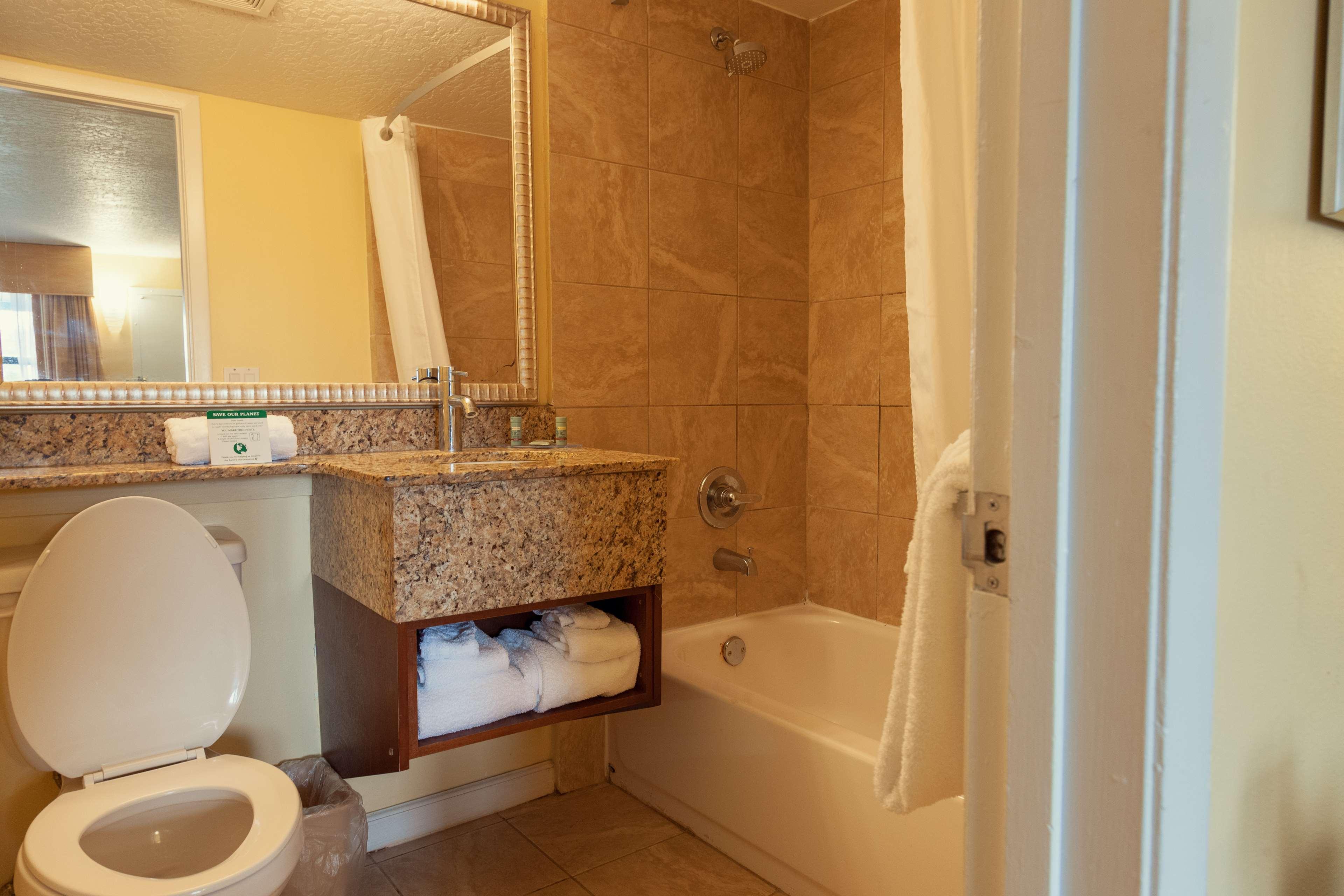 غرفة بسريرين كوين، Best Western Cocoa Beach Hotel and Suites 10/10