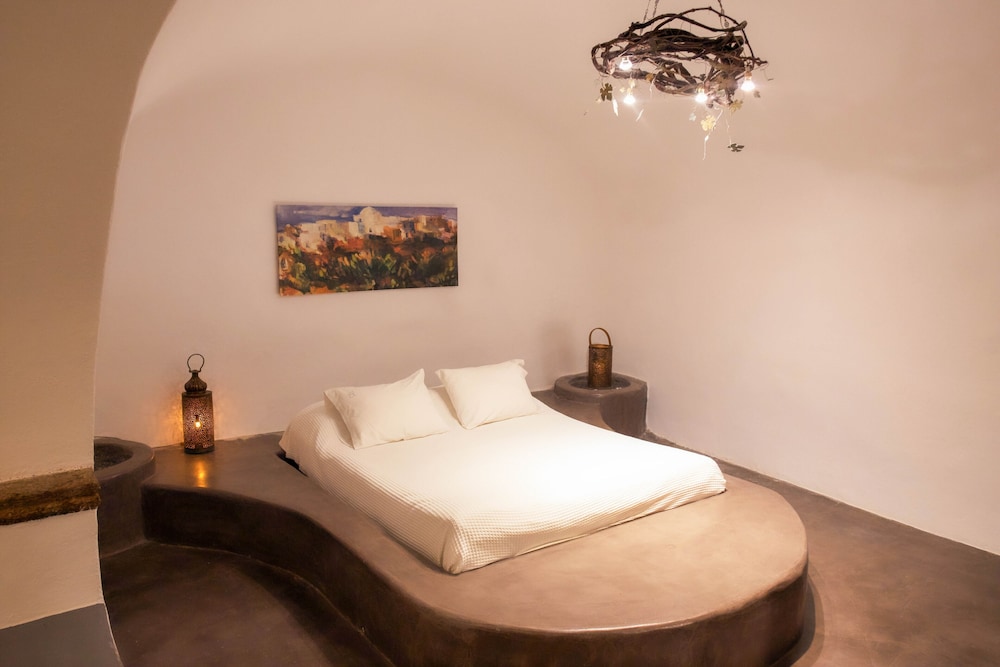 Santorini Heritage Villas &amp; Mansions 11/50