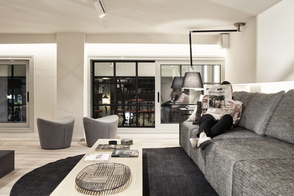 Urban Frame Hotel 34/46