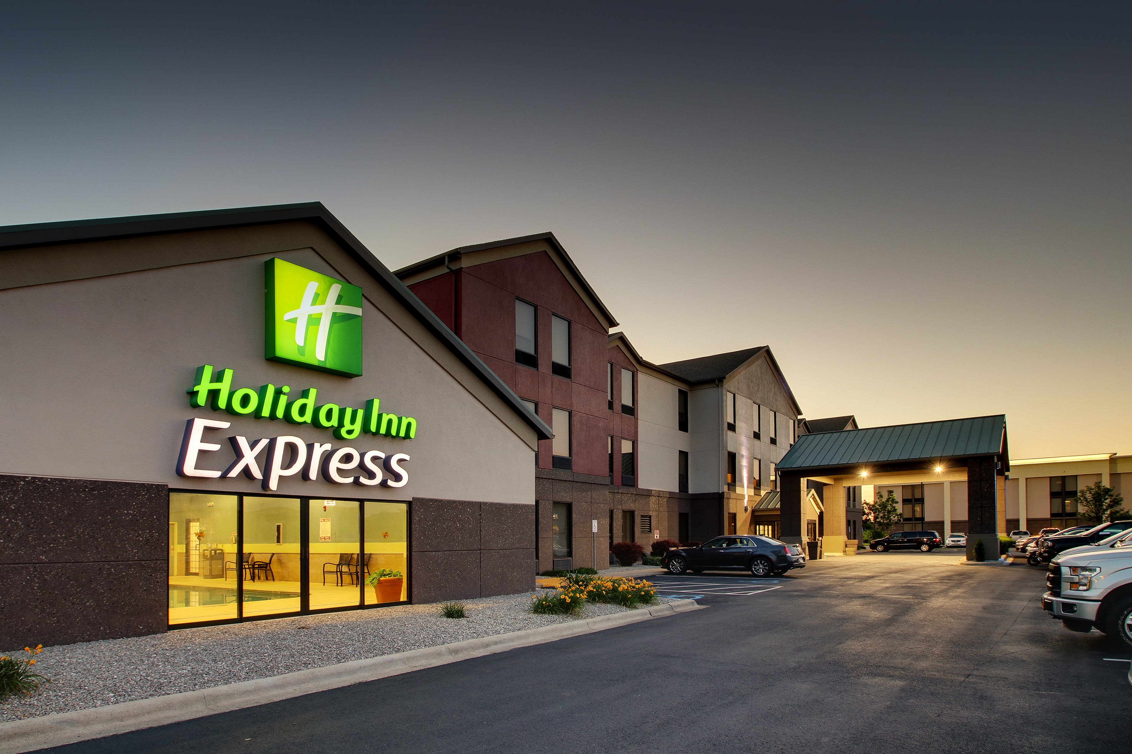 Holiday Inn Express Suites Lebanon 55/57