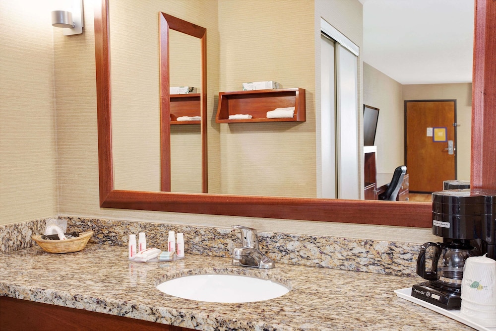 Travelodge by Wyndham Culver City 20/52