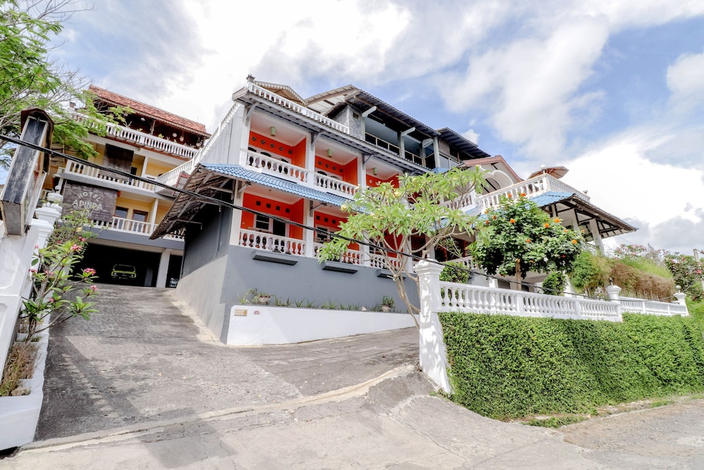 Adinda Beach Hotel and Villa by ZUZU 3/57