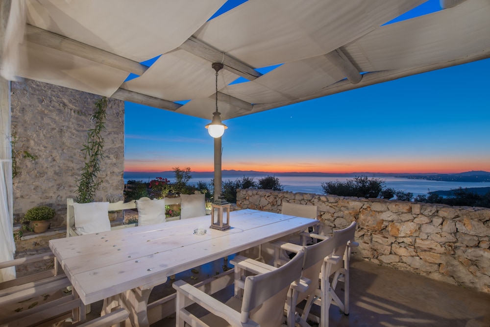 Aria Villa 28/50