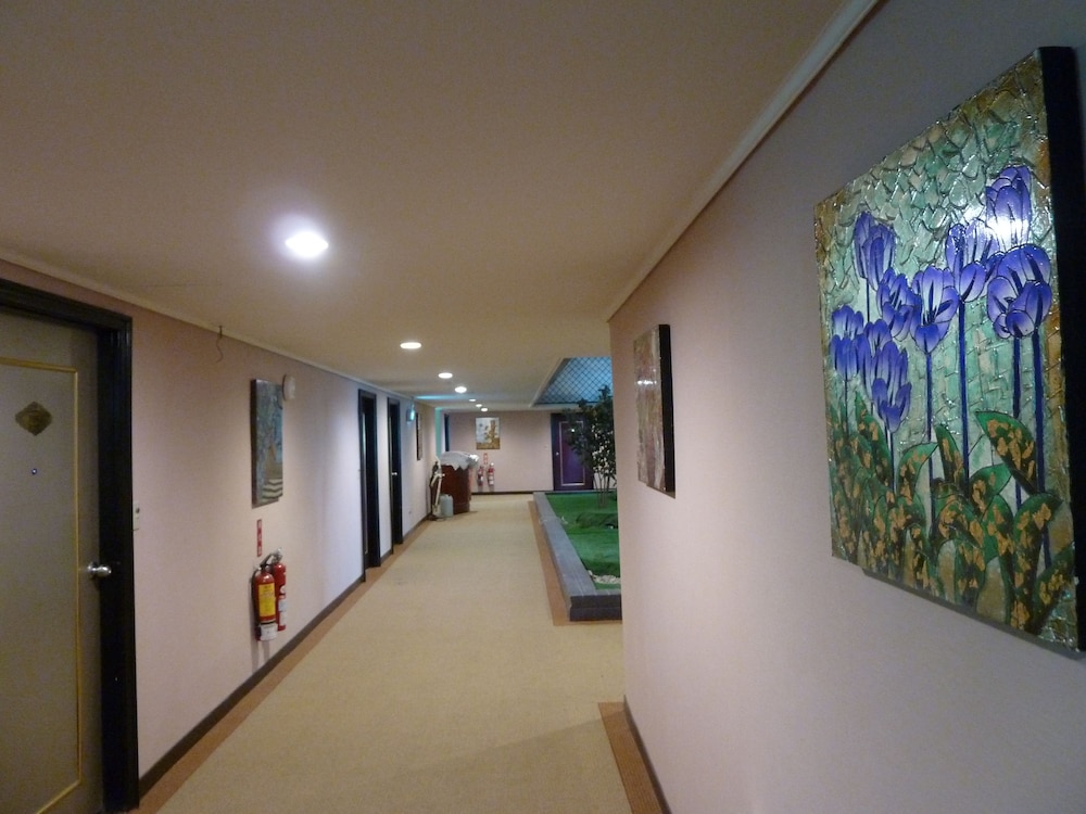 Chuanfu Hotel 12/35