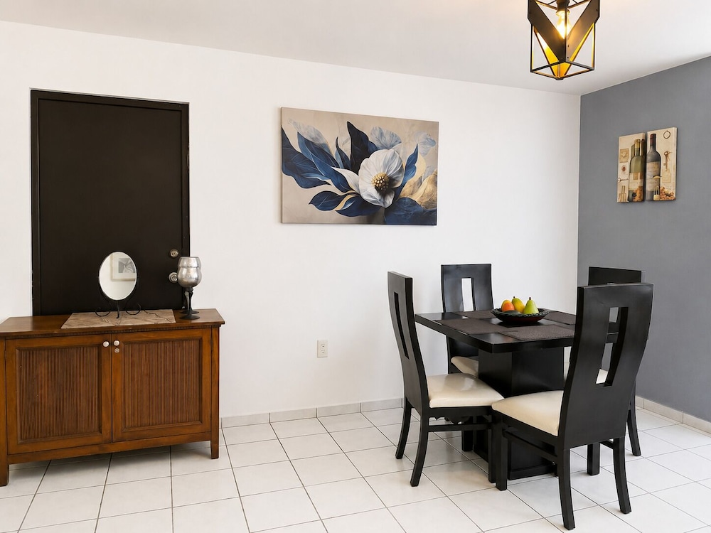 Zona Dorada Inn 9/50