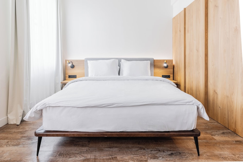 SUPERIOR, DOUBLE BED