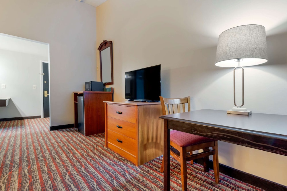Econo Lodge Lakeview 35/44