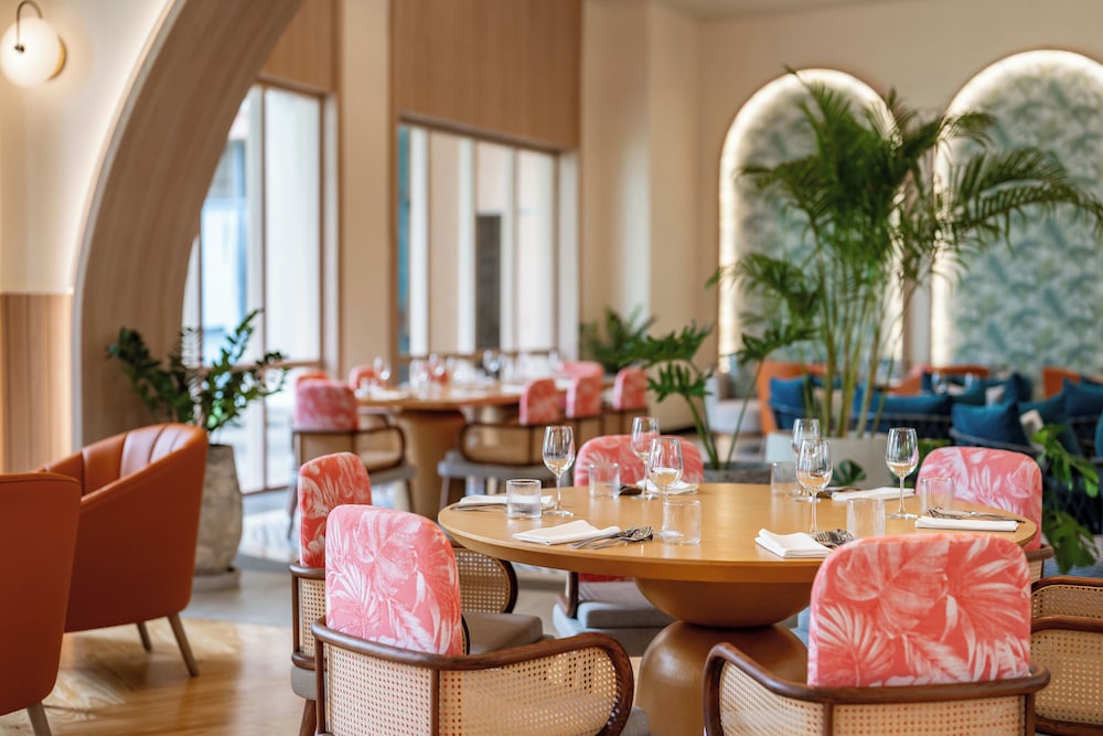 M Social Hotel Phuket 27/50