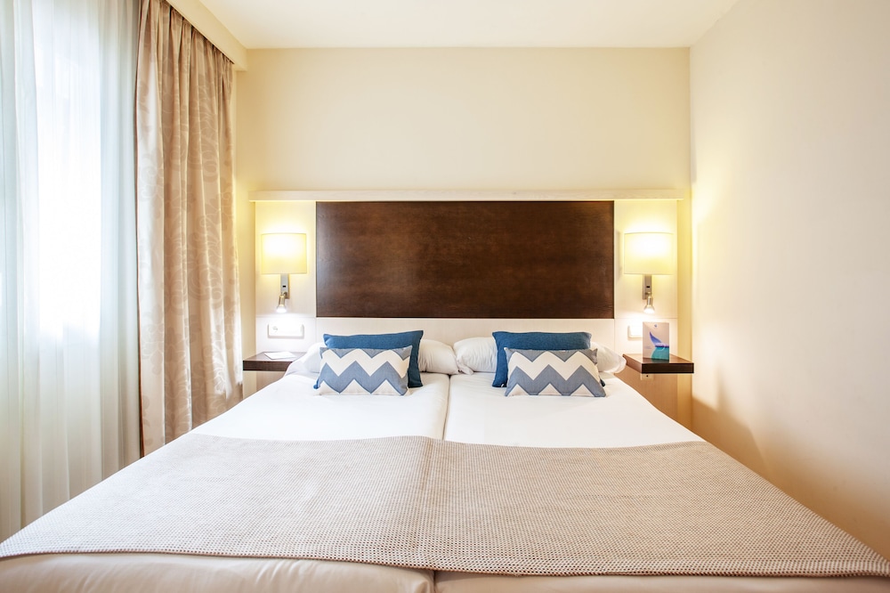 شقة عائلية بسريرين منفصلين بشرفة بغرفة نوم واحدة مع أريكة، Grupotel Dunamar 5/8