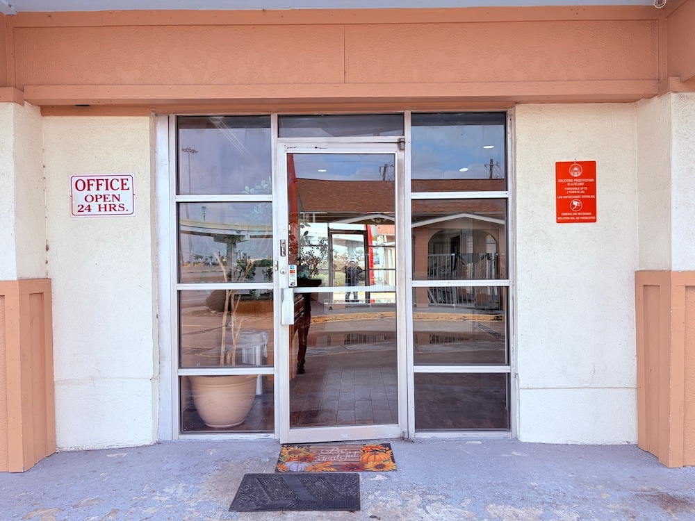 Regency Inn Houston near Hobby Airport photo5
