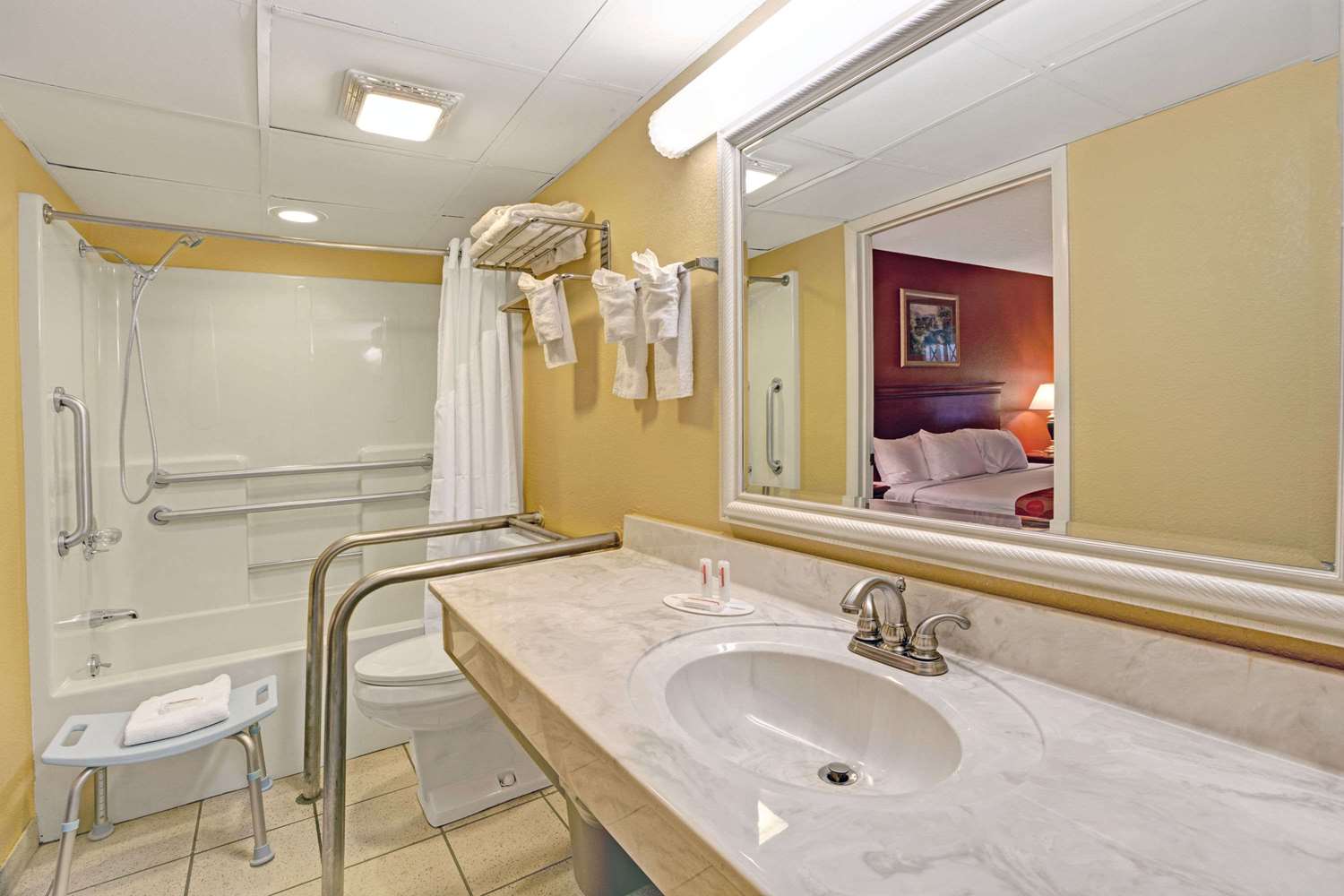 Super 8 by Wyndham Downtown Gatlinburg at Convention Center 23/23