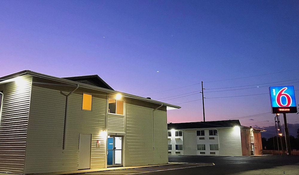 Motel6 Fort Wayne, IN 6/62