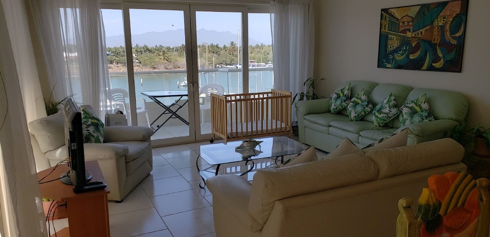 Hotel Boutique Marina Banderas 30/50