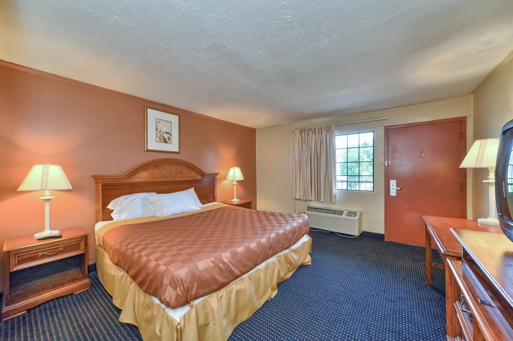 Red Carpet Inn Stamford, CT 26/54