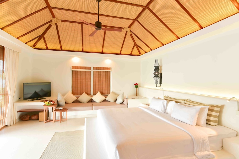 Pool, Villa, King Bed, Beach Front