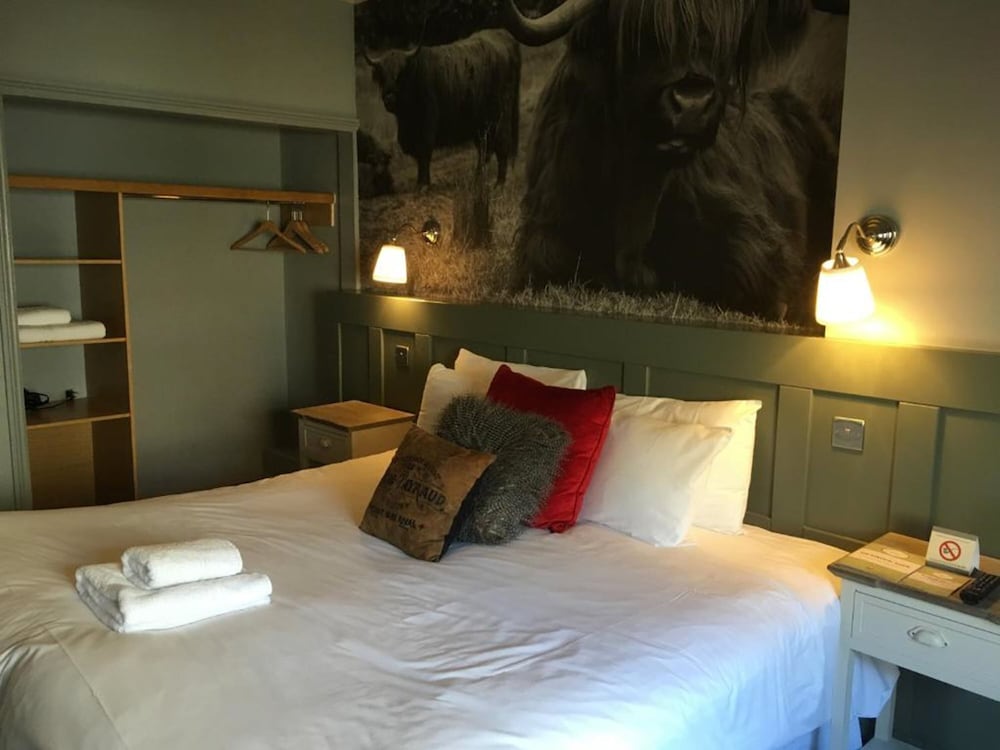 Worplesdon Place Hotel 26/70