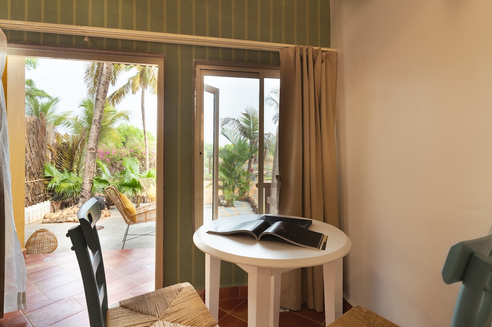 C'roque Beach Resort 23/50
