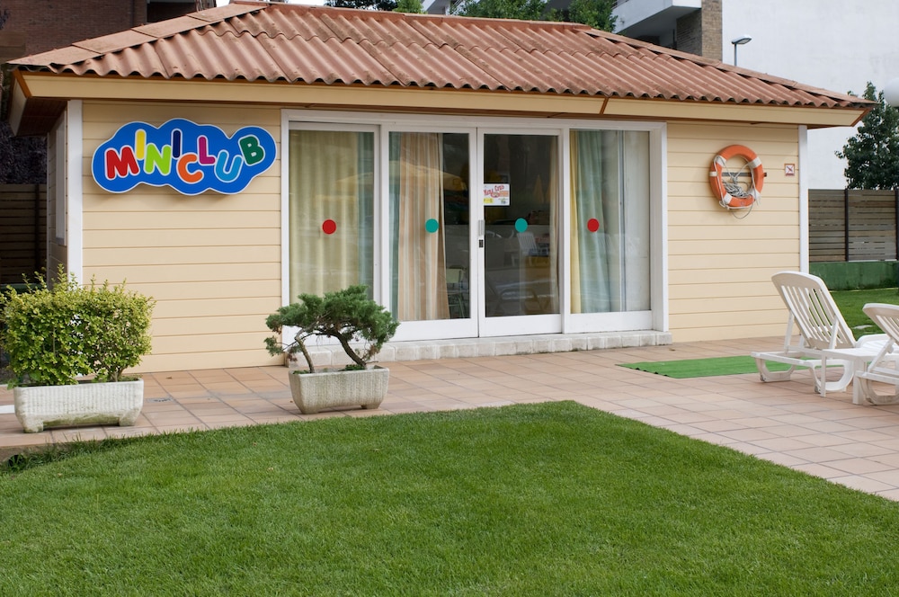 GHT Oasis Park & Spa 63/66