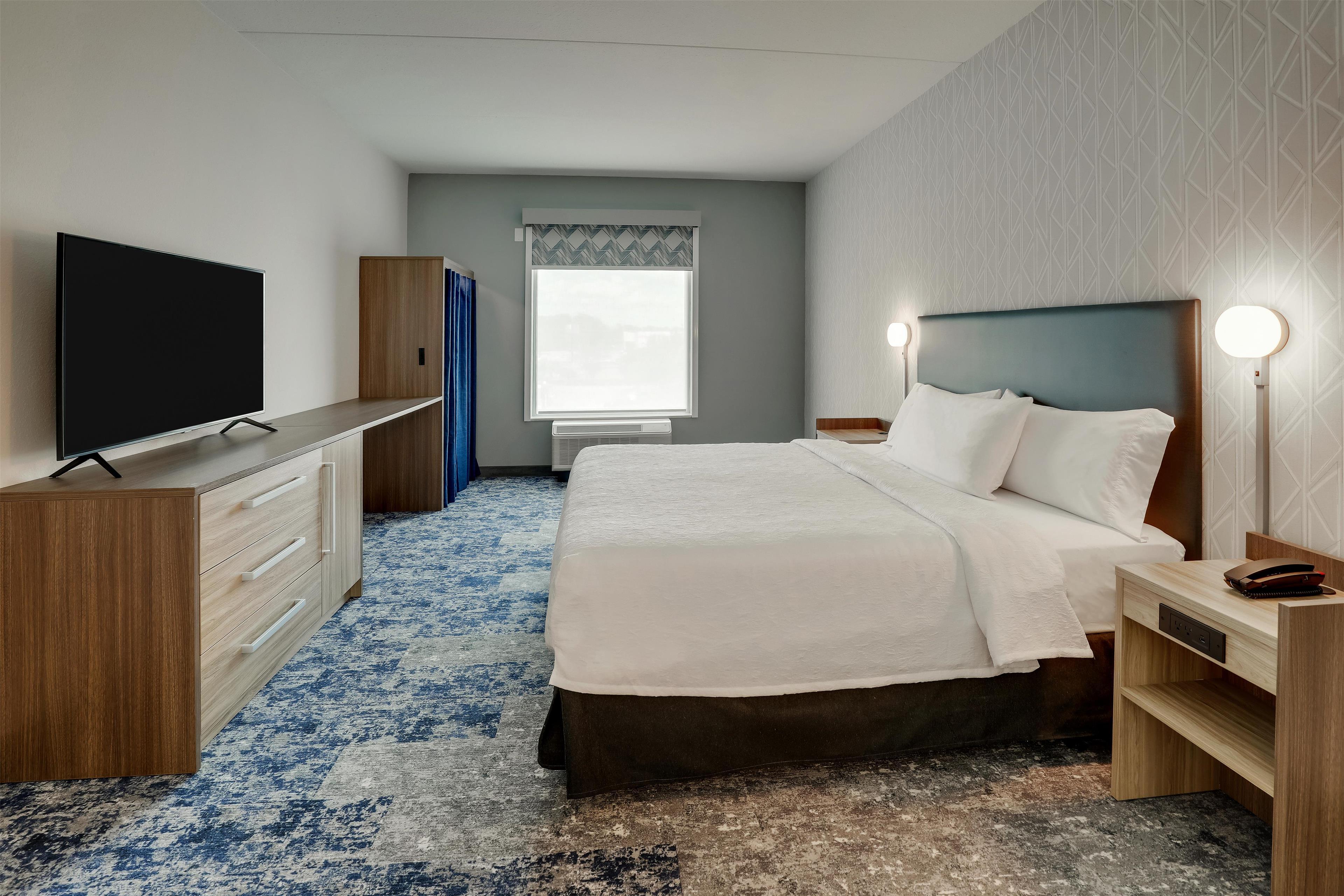 1 BEDROOM, SUITE, KING BED, ACCESSIBLE