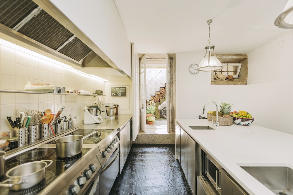 Rosa Et Al Townhouse 34/50