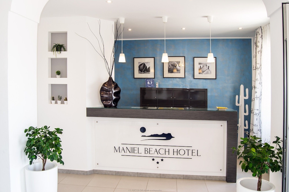 Maniel Beach Hotel 12/43