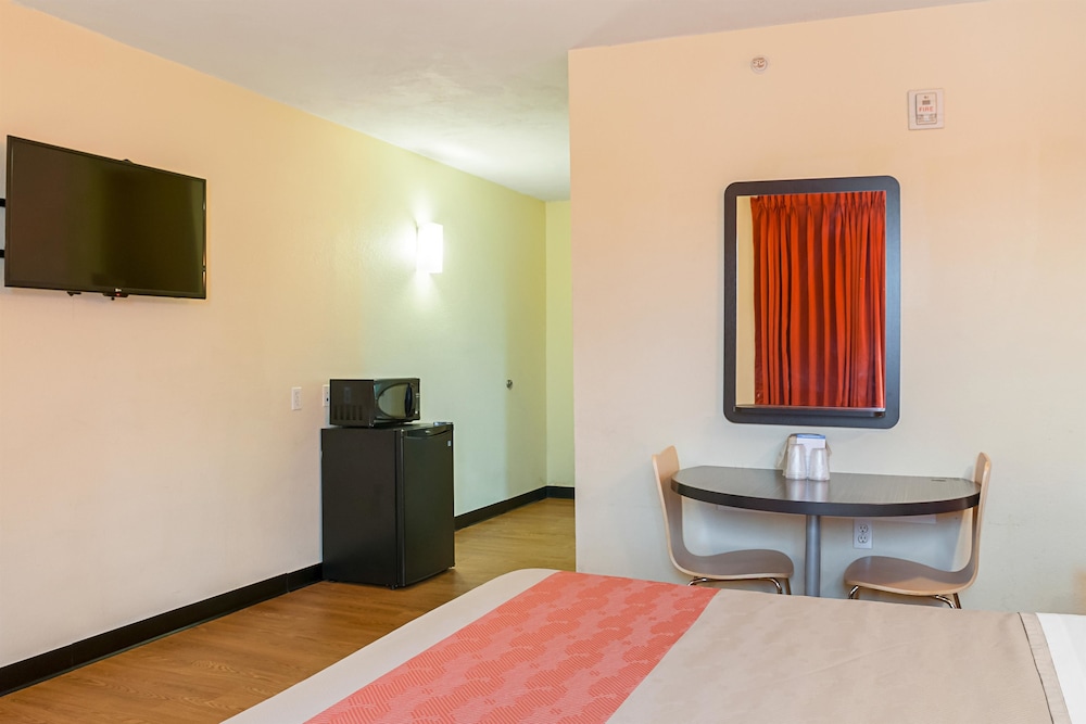 Motel6 New Orleans, LA - Near Downtown 11/30