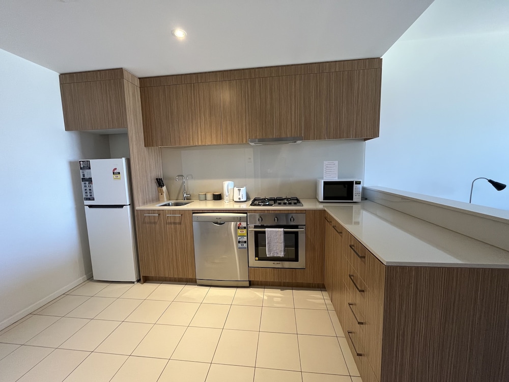 Tasha's Apartments on Morphett 8/50