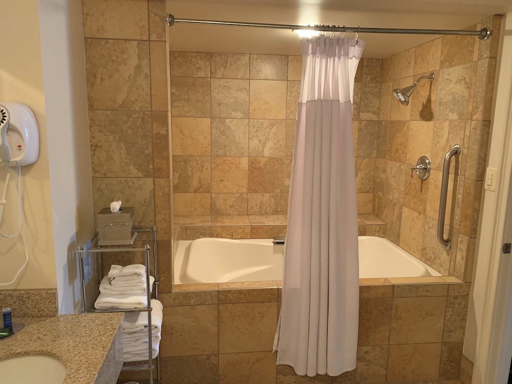 Radisson Hotel Lenexa Overland Park 21/54