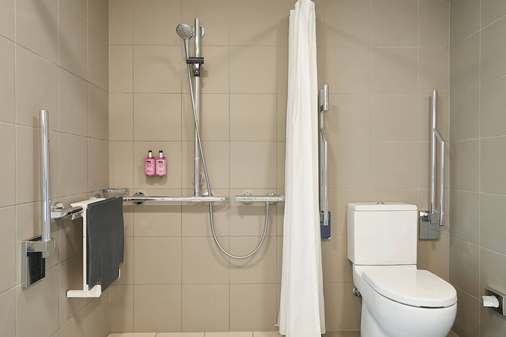 MOXY LONDON STRATFORD 5/42