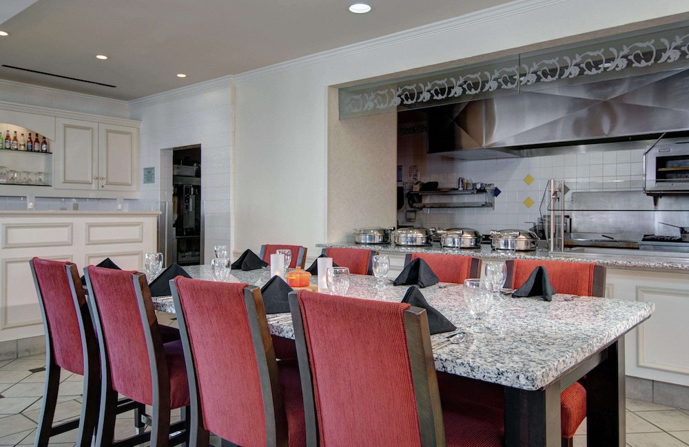 Hilton Garden Inn Detroit Metro Airport 34/45