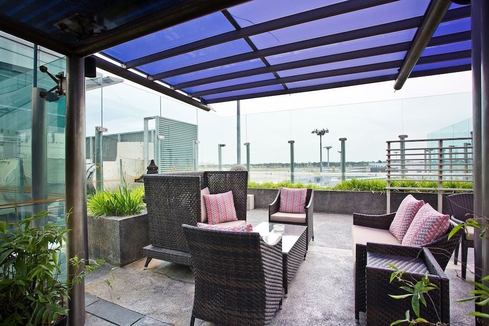 Ambassador Transit Lounge Singapore T2 20/27