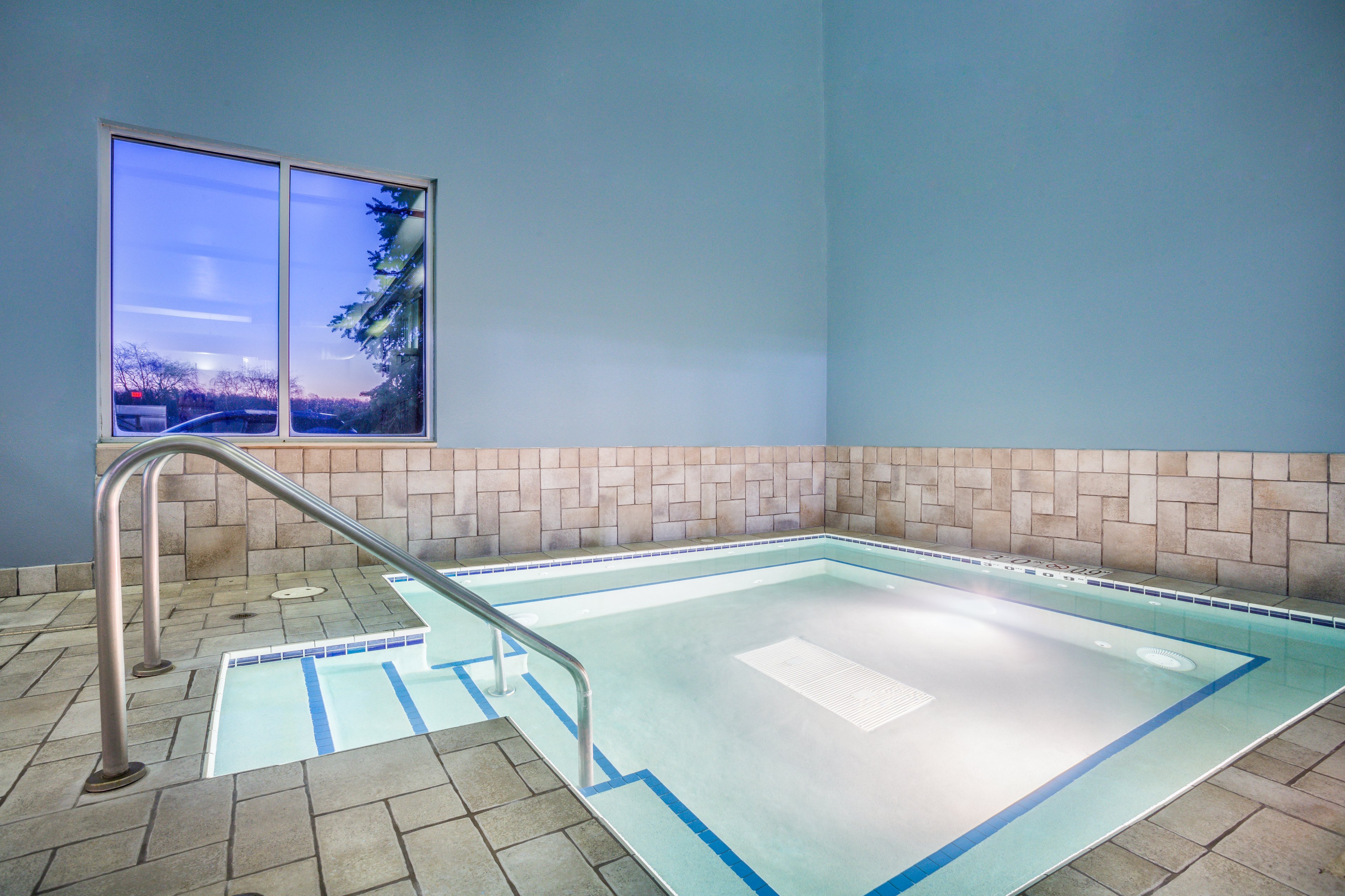 Holiday Inn Express Wisconsin Dells 39/69