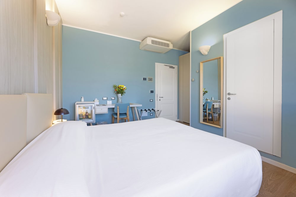 Hotel Riva Del Sole 44/70