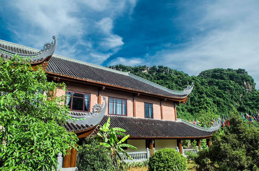 Bai Dinh Hotel 61/63