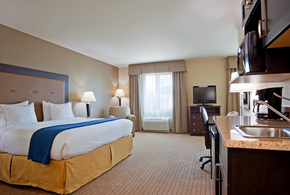 Holiday Inn Express Hotel And Suites Madison Verona 13/58