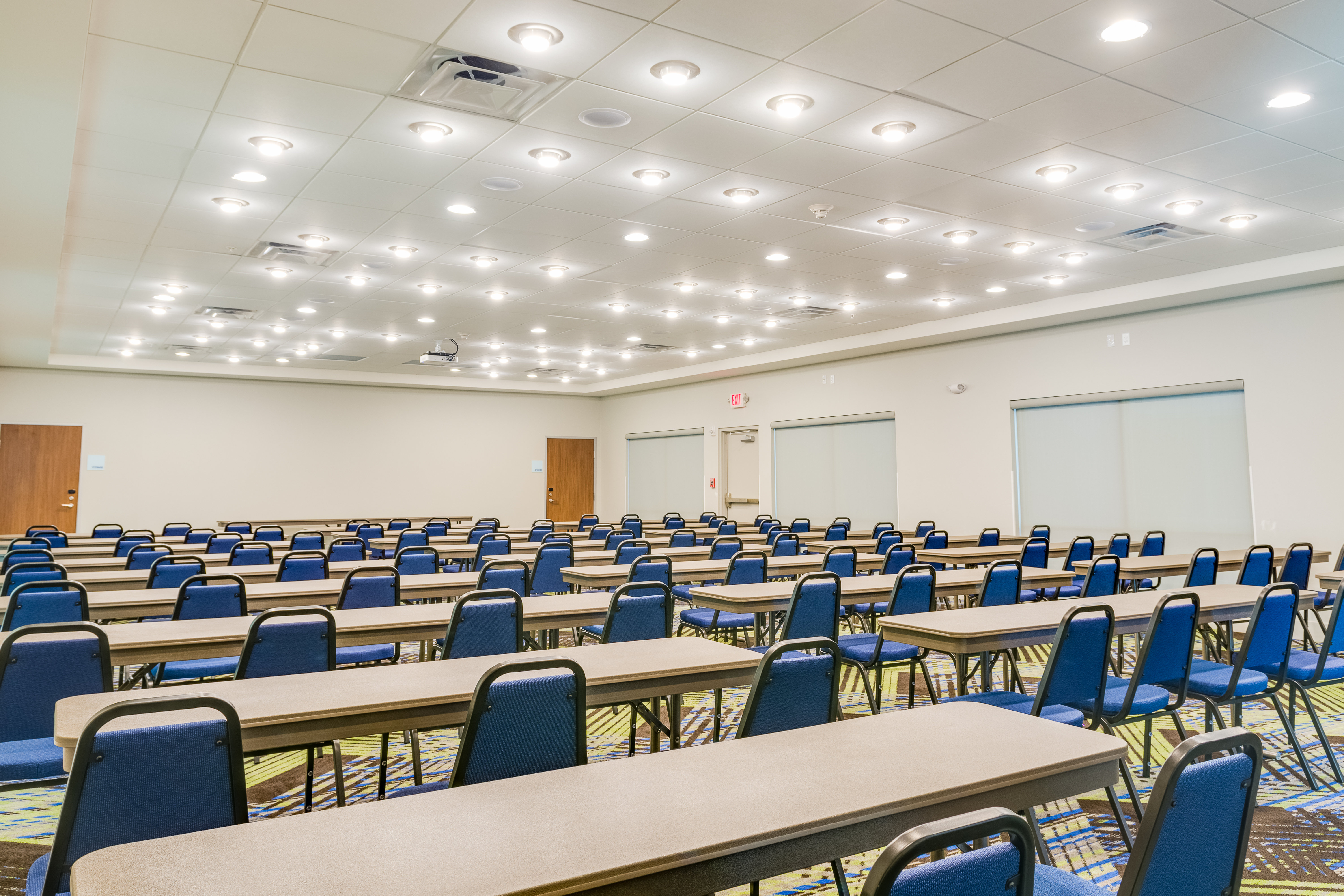 Holiday Inn Express Suites Russellville 48/59