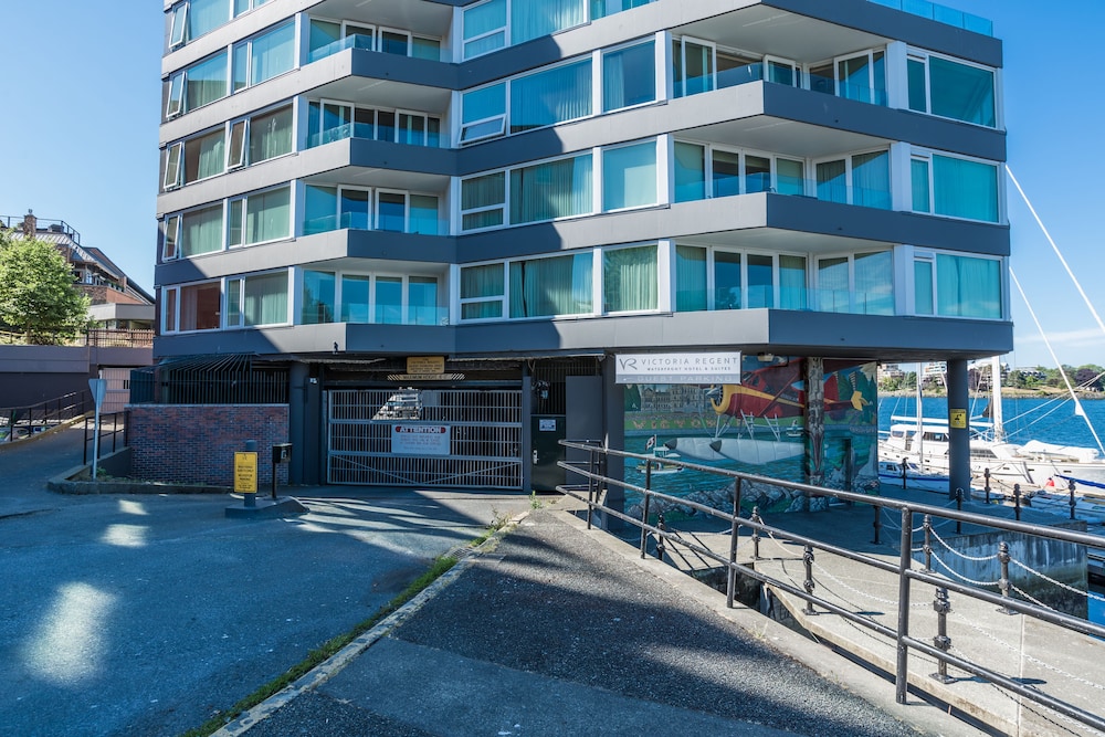 Victoria Regent Waterfront Hotel & Suites 76/86
