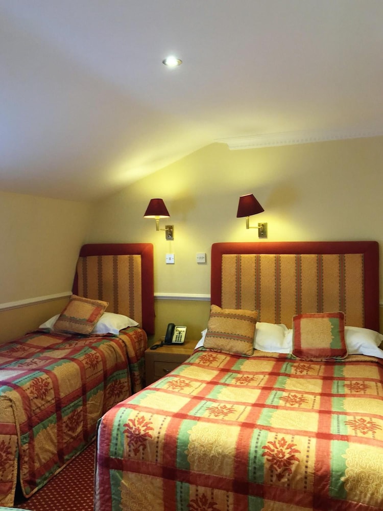 Hyde Park Radnor Hotel 8/40