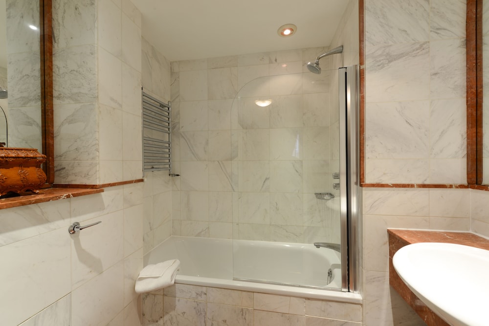Twenty Nevern Square Hotel 46/49