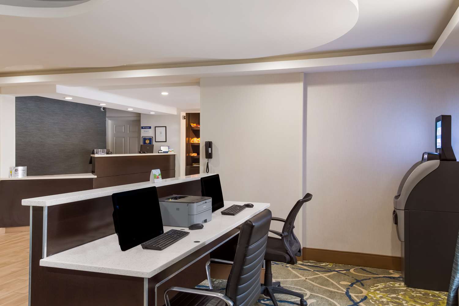 Spark by Hilton Milford Boston 14/16
